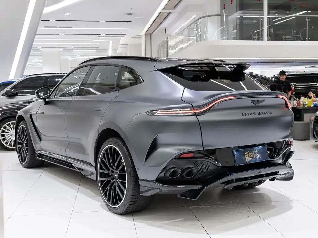 Aston Martin DBX — фото 5