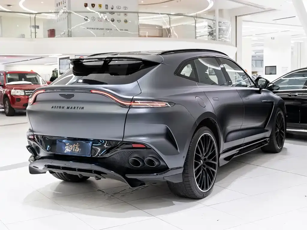 Aston Martin DBX — фото 6