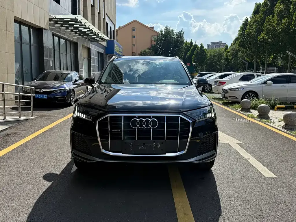 Audi Q7 — фото 2