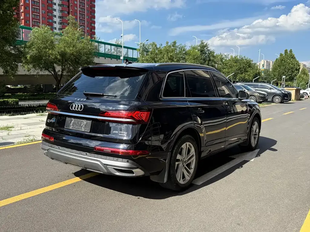 Audi Q7 — фото 4