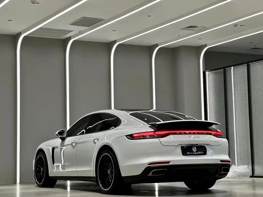 Porsche Panamera — фото 10