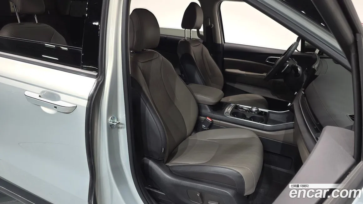 Kia Carnival — фото 10