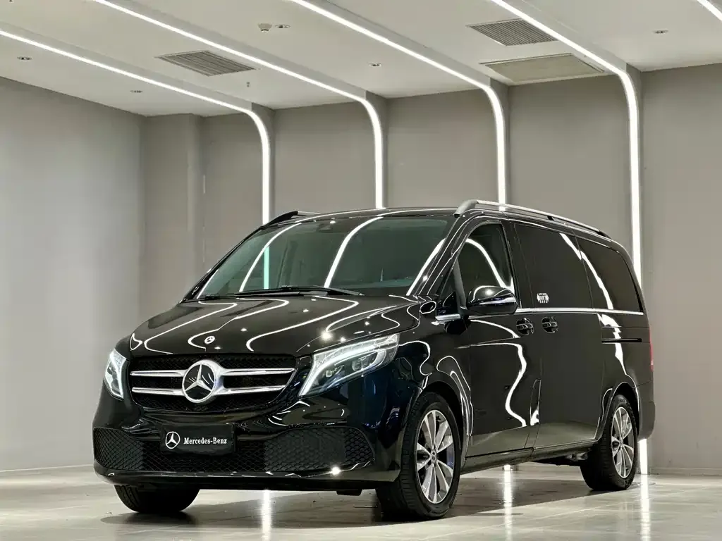 Mercedes-Benz V-Class — фото 1