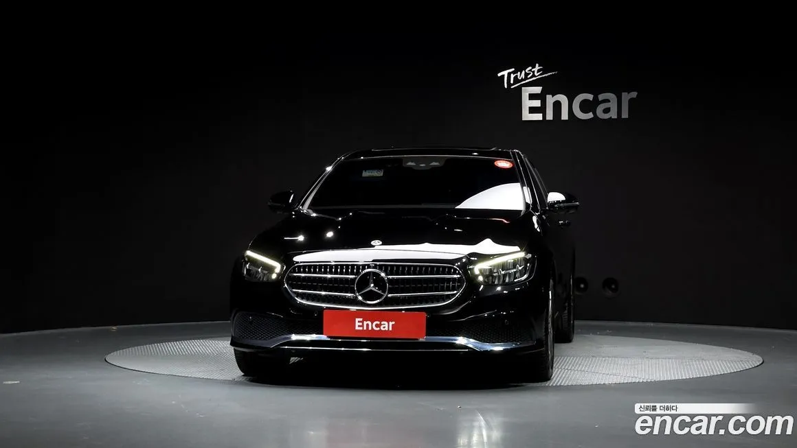 Mercedes-Benz E-Class — фото 3