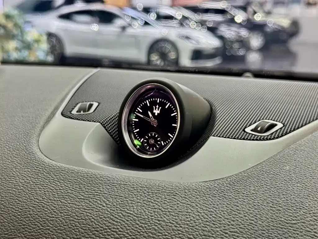Maserati Levante — фото 10