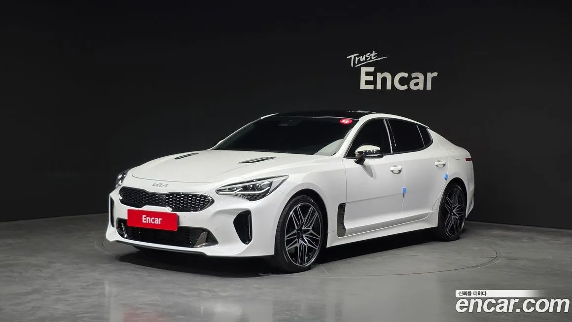 Kia Stinger — фото 1