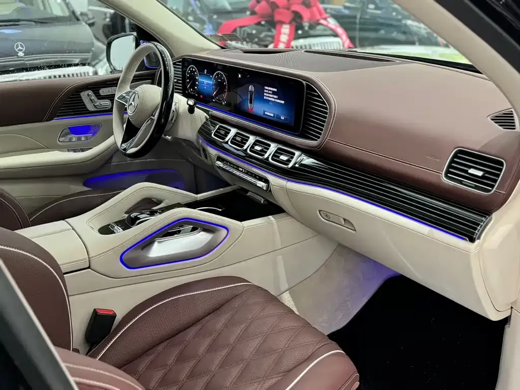 Mercedes-Benz GLS — фото 6