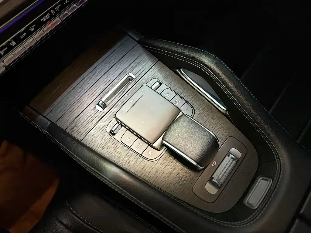 Mercedes-Benz GLS — фото 7
