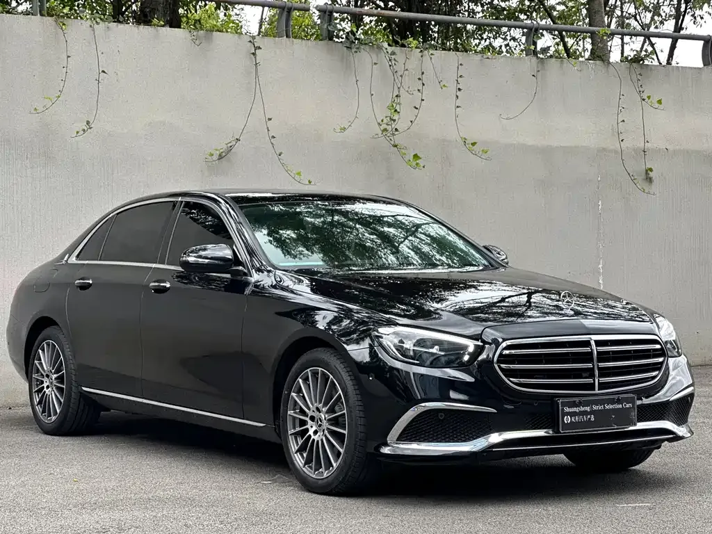 Mercedes-Benz E-Class — фото 8