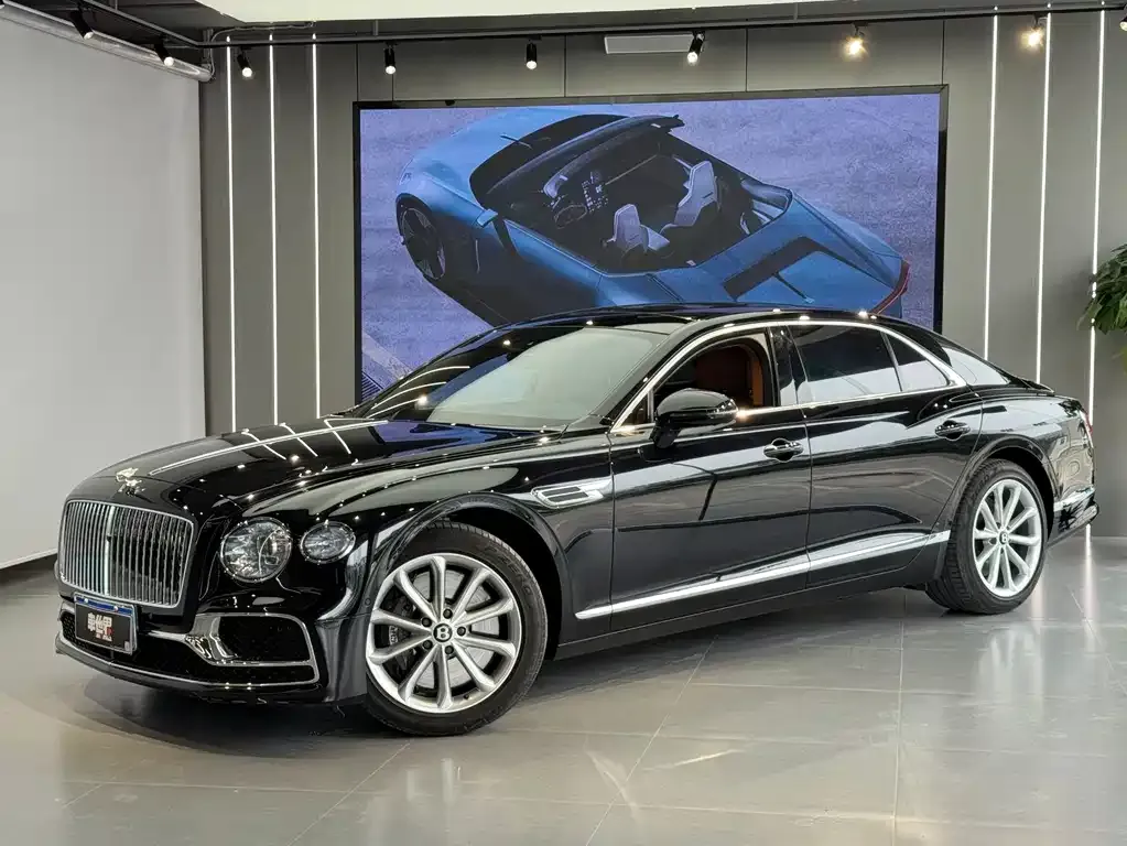 Bentley Flying Spur — фото 1
