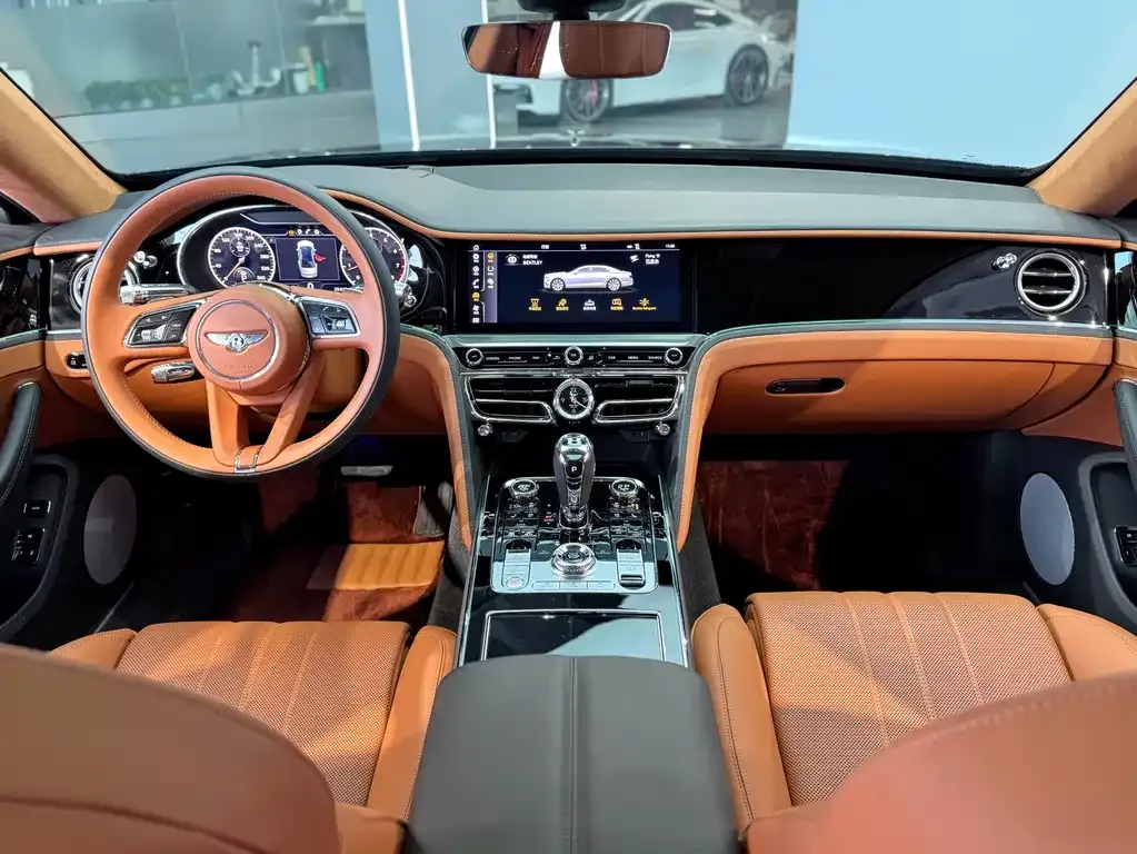 Bentley Flying Spur — фото 3