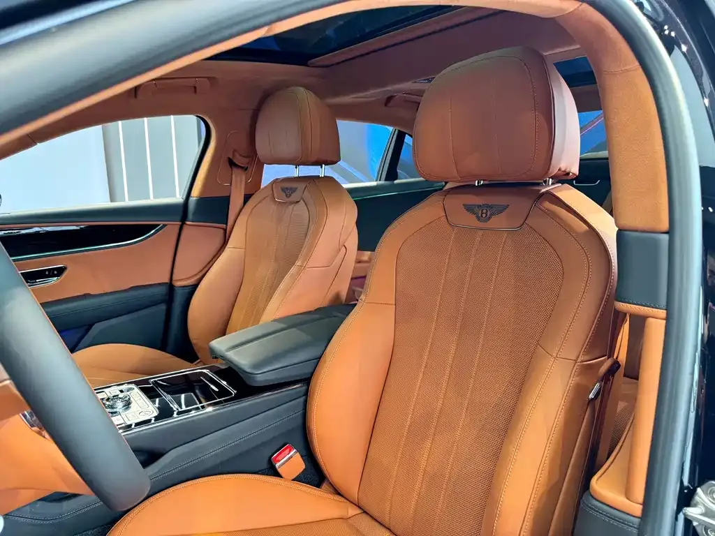 Bentley Flying Spur — фото 6
