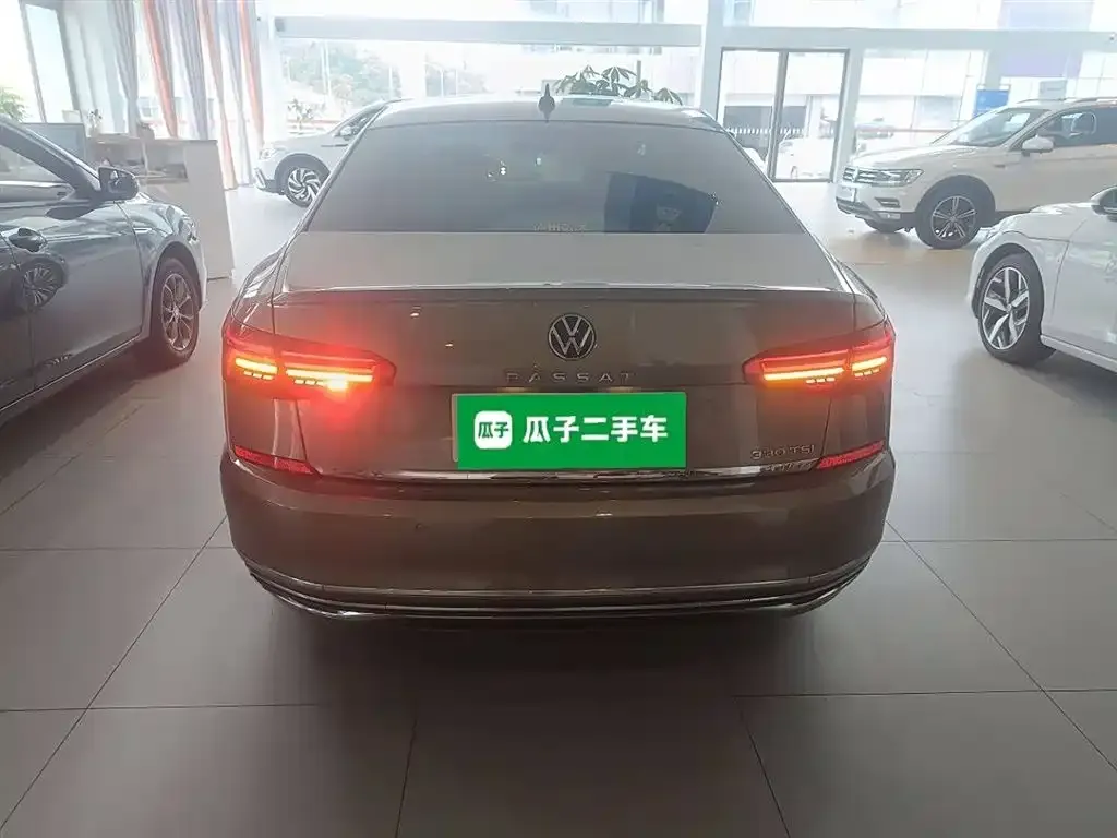 Volkswagen Passat — фото 6
