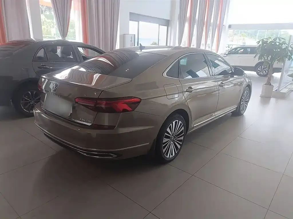 Volkswagen Passat — фото 7