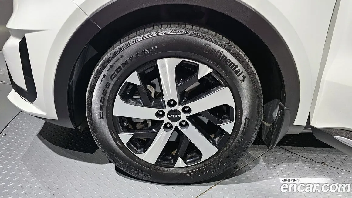 Kia Sorento — фото 5