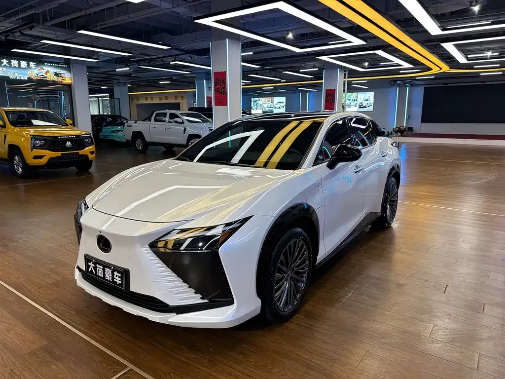 Lexus RZ — фото 1