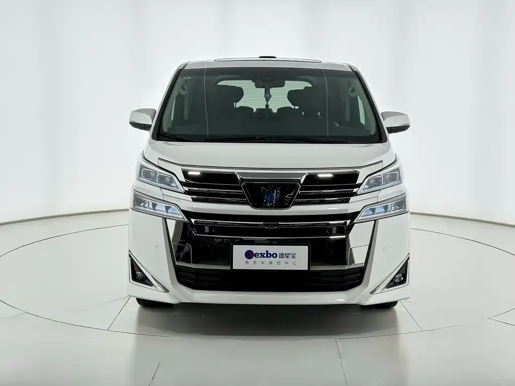 Toyota Vellfire — фото 2