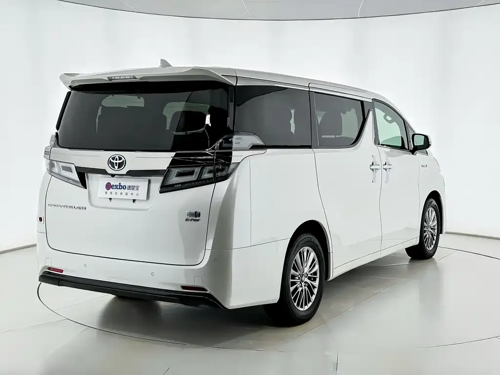 Toyota Vellfire — фото 4