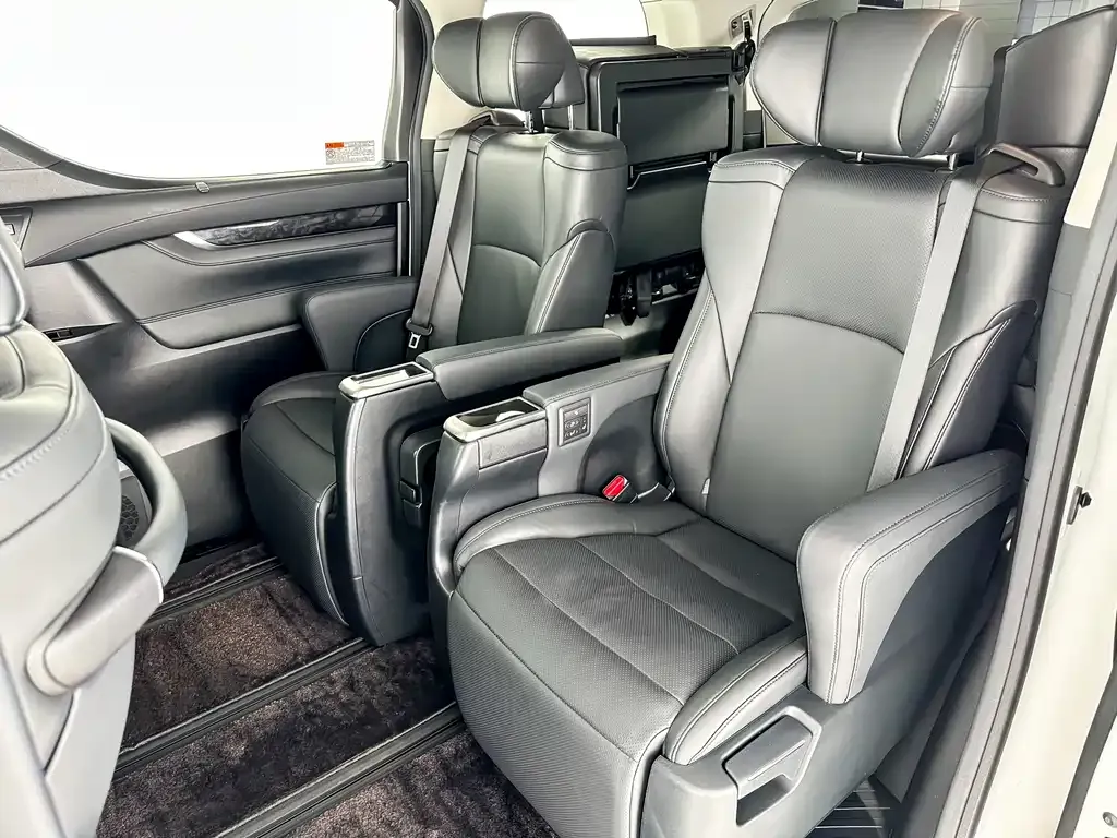 Toyota Vellfire — фото 5
