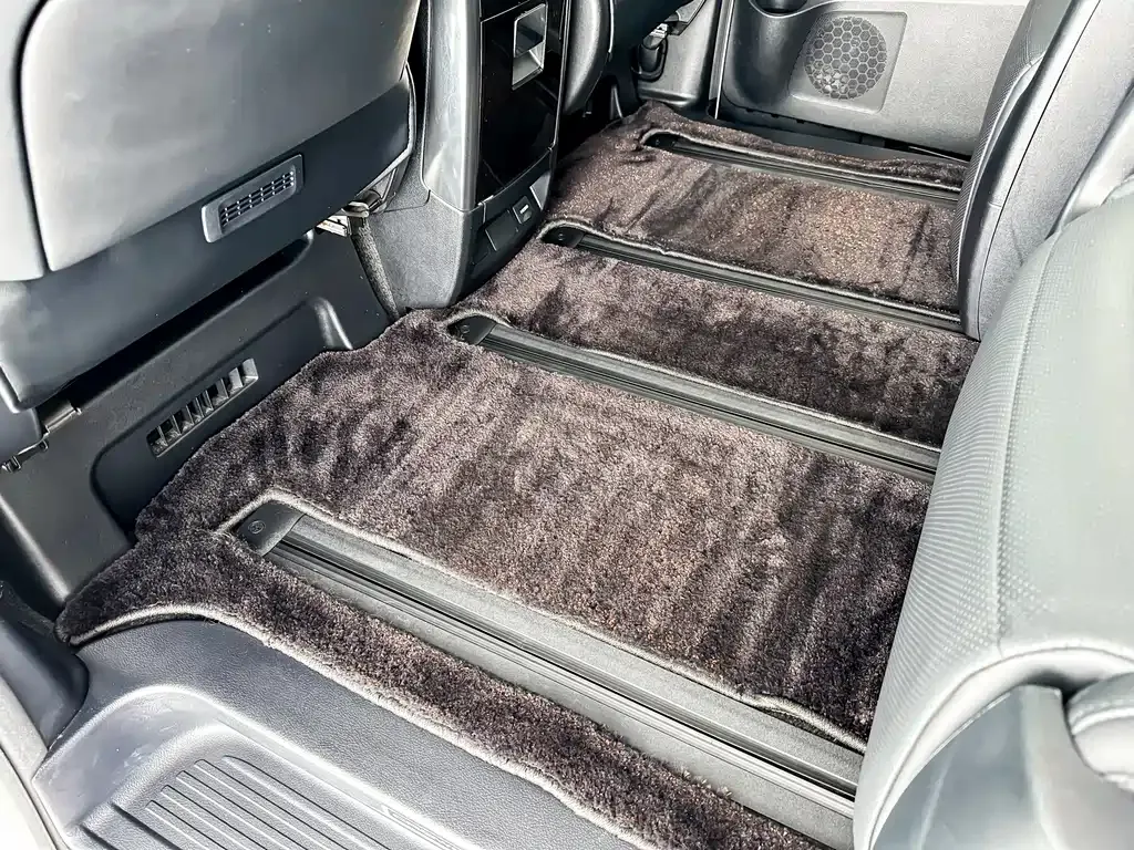 Toyota Vellfire — фото 8