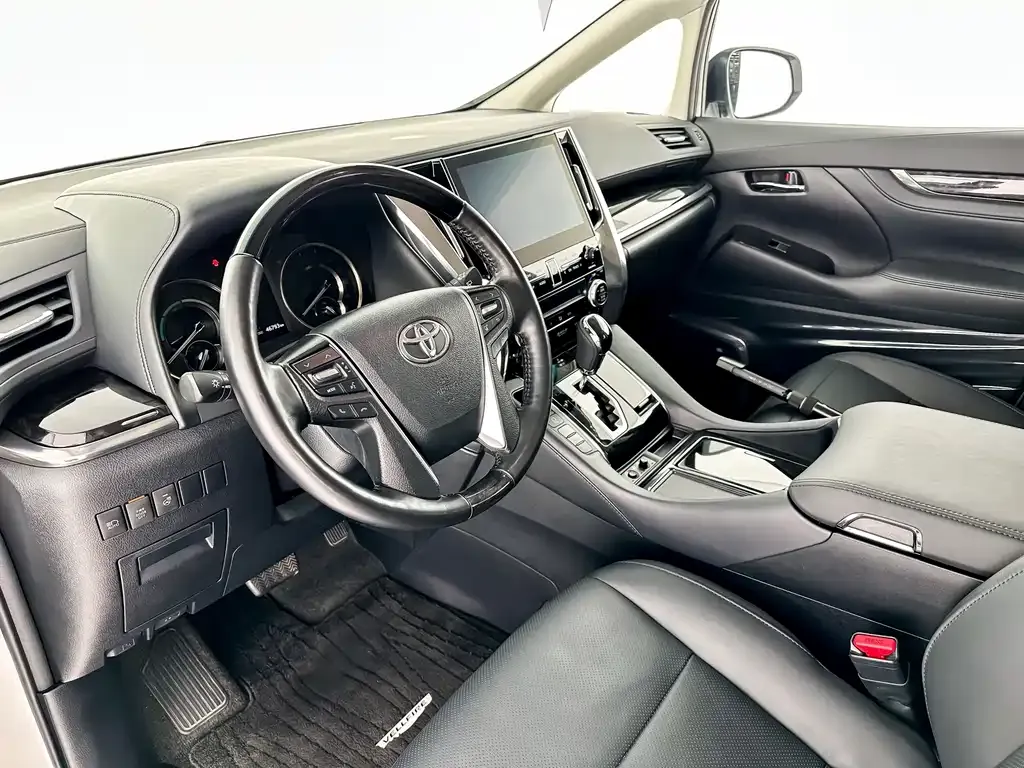 Toyota Vellfire — фото 9