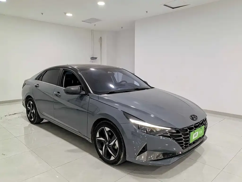 Hyundai Elantra — фото 2