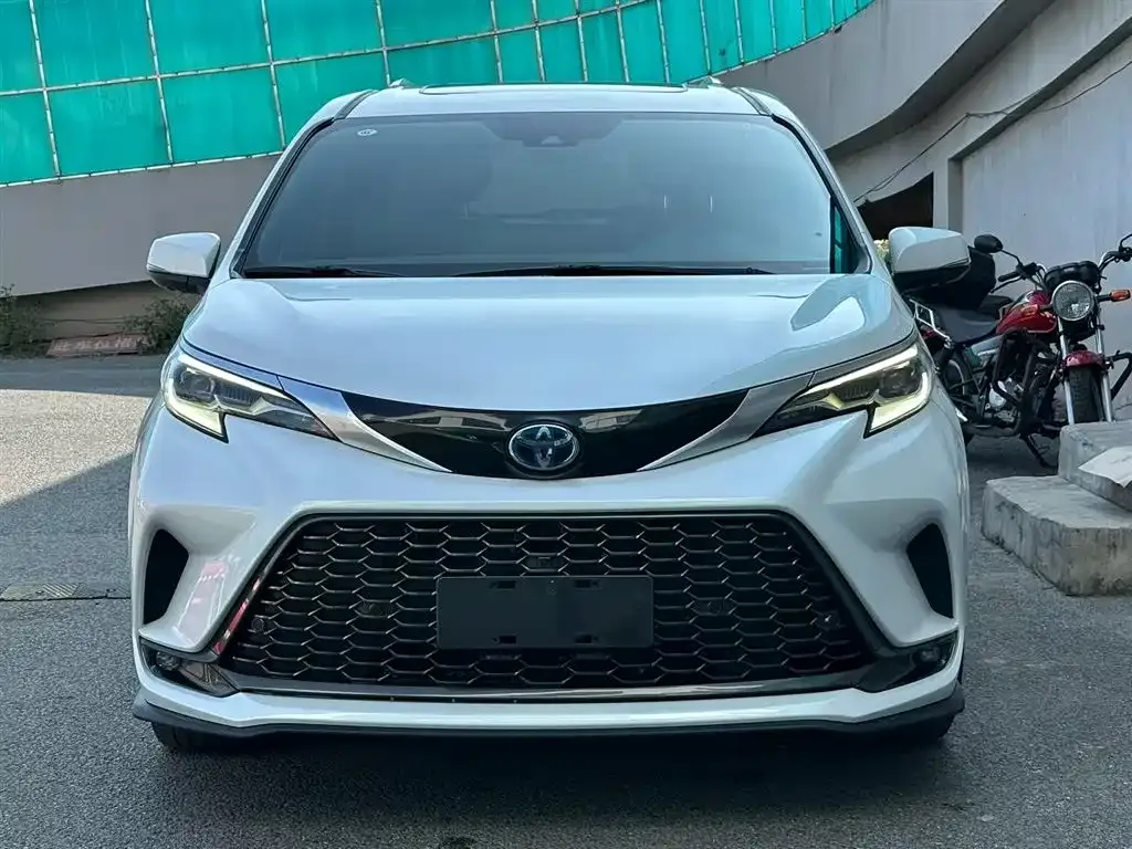 Toyota Granvia — фото 7