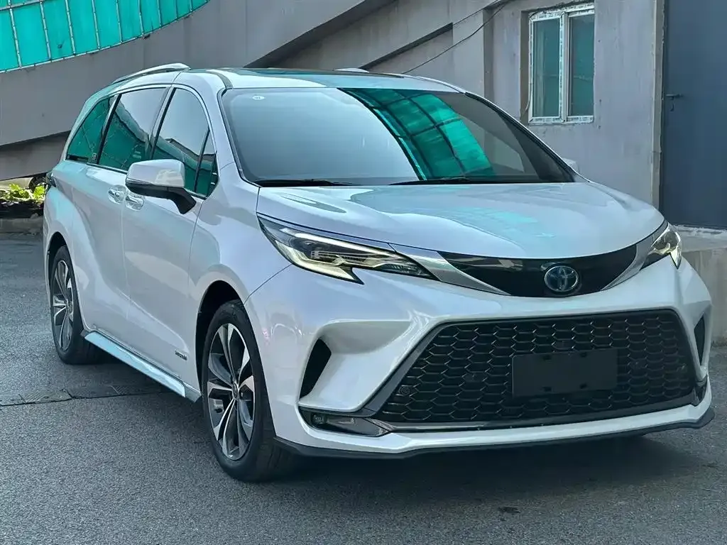 Toyota Granvia — фото 8