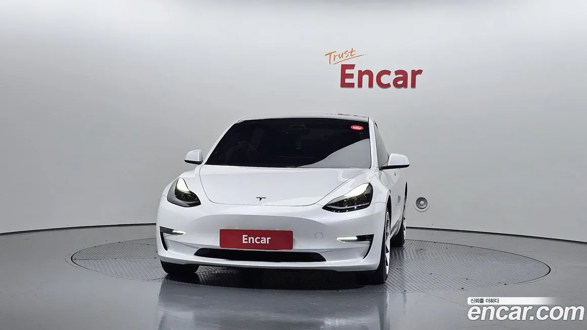 Tesla Model 3 — фото 3