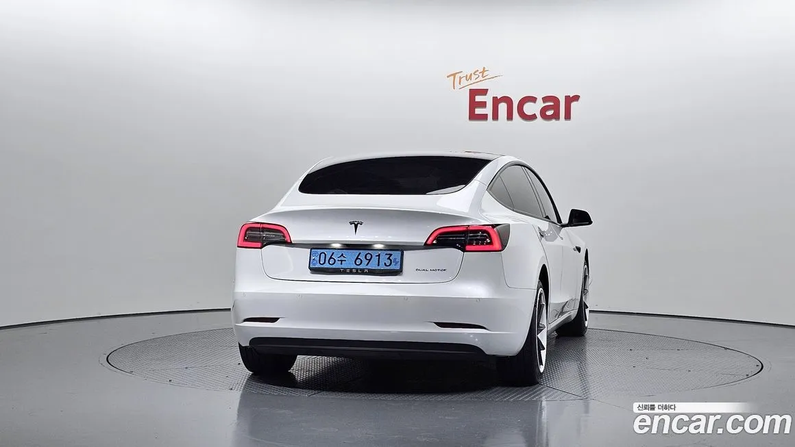 Tesla Model 3 — фото 4
