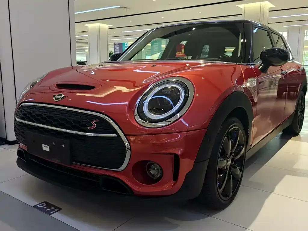 MINI Clubman — фото 1