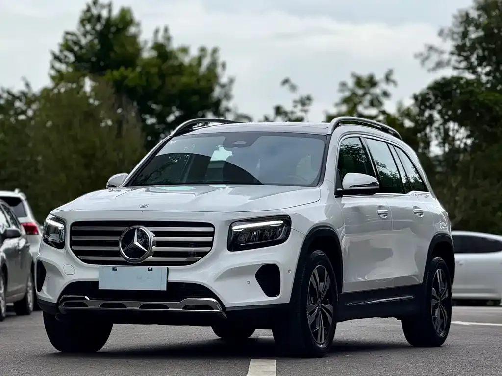 Mercedes-Benz GLB — фото 1