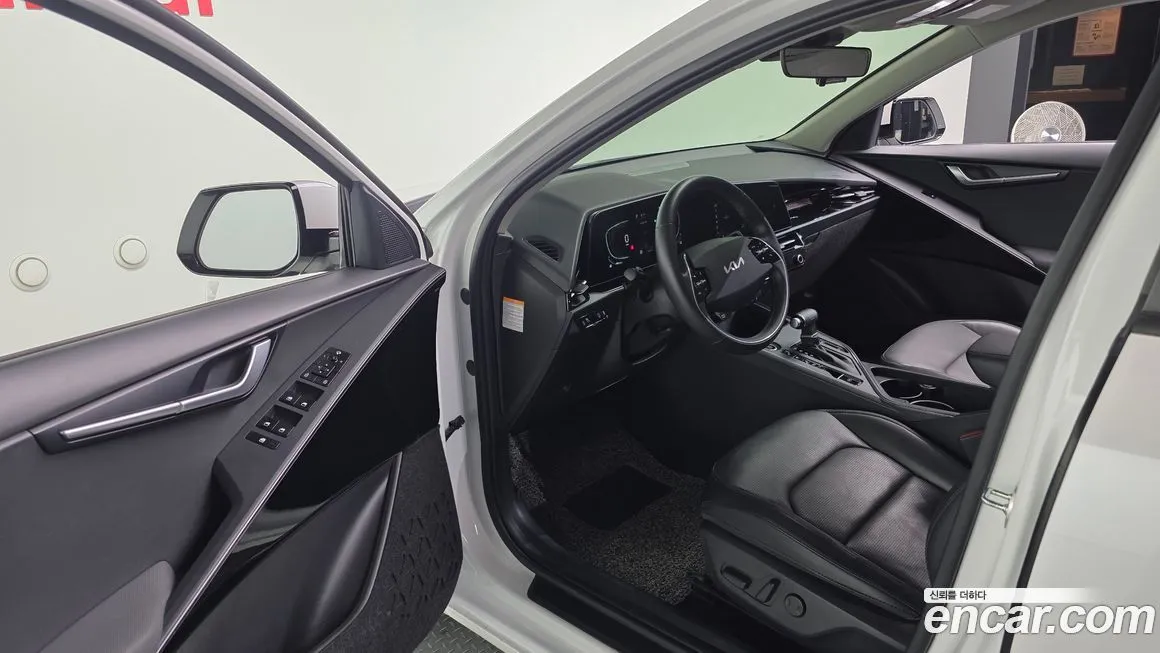 Kia Niro — фото 10