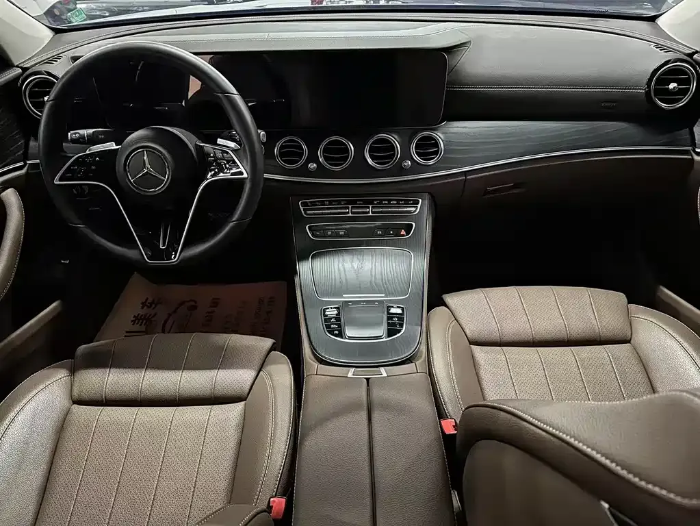 Mercedes-Benz E-Class — фото 8