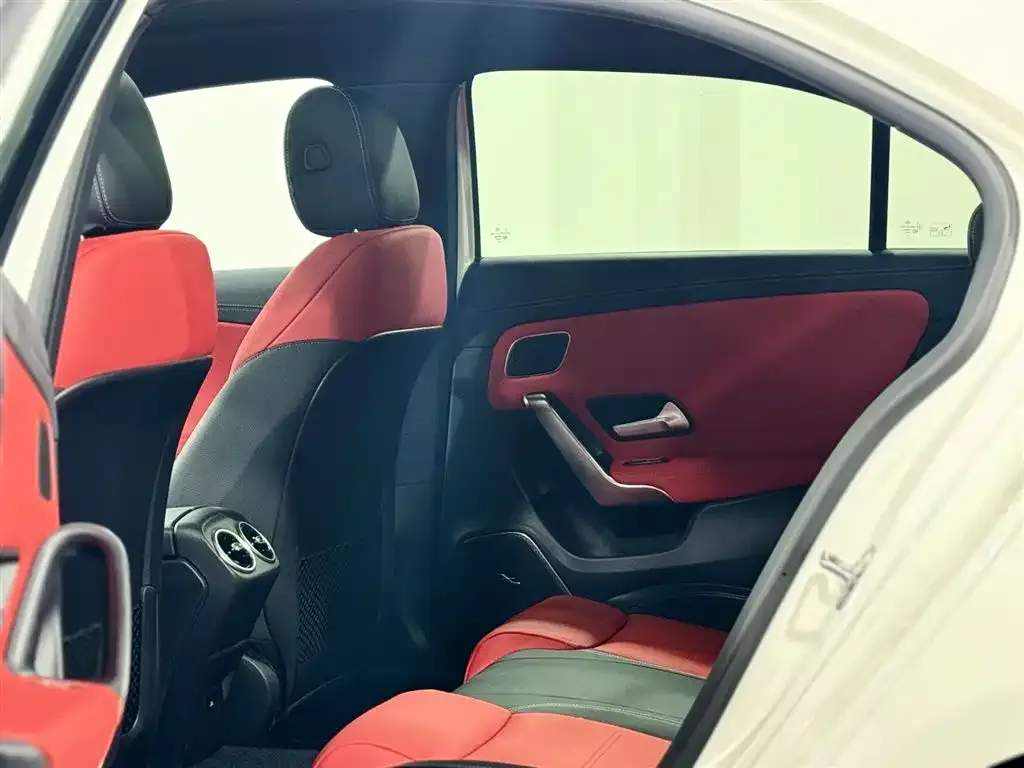 Mercedes-Benz A-Class AMG — фото 10