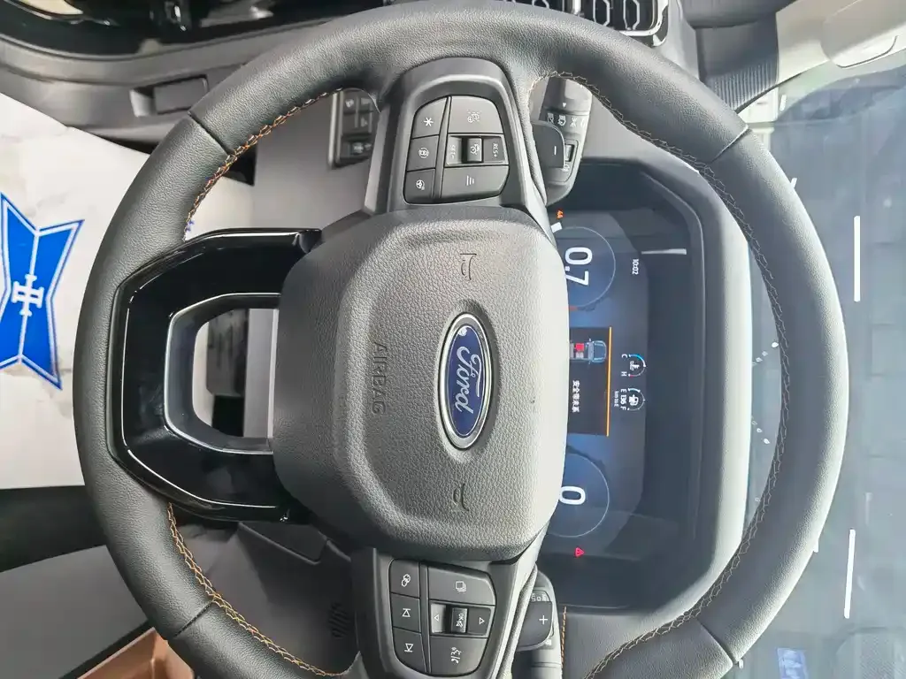 Ford Ranger — фото 10