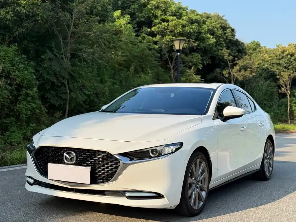 Mazda 3 Axela — фото 1