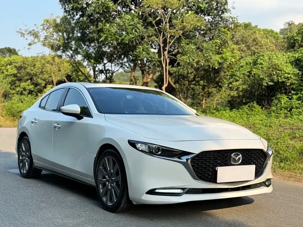 Mazda 3 Axela — фото 3