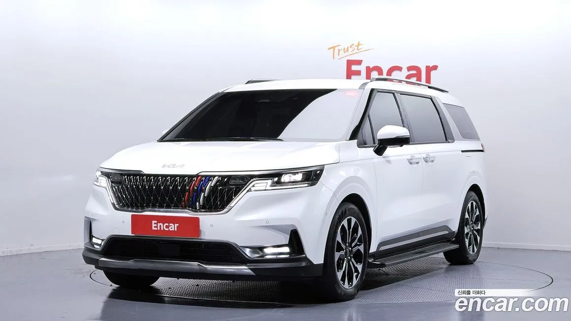 Kia Carnival — фото 1