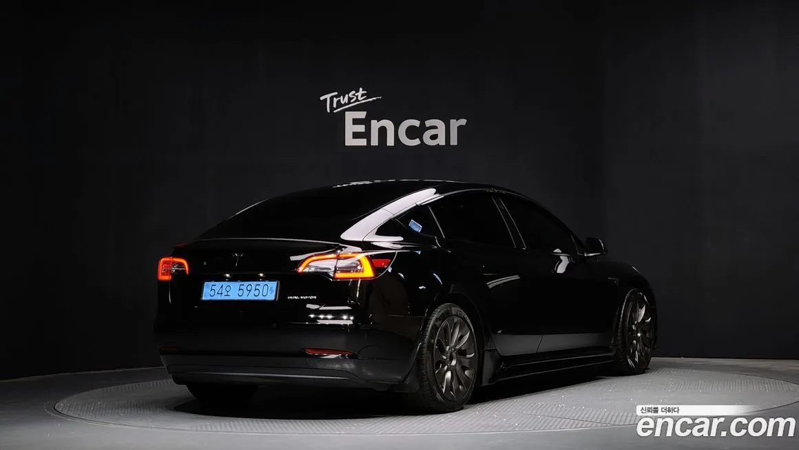 Tesla Model 3 — фото 2