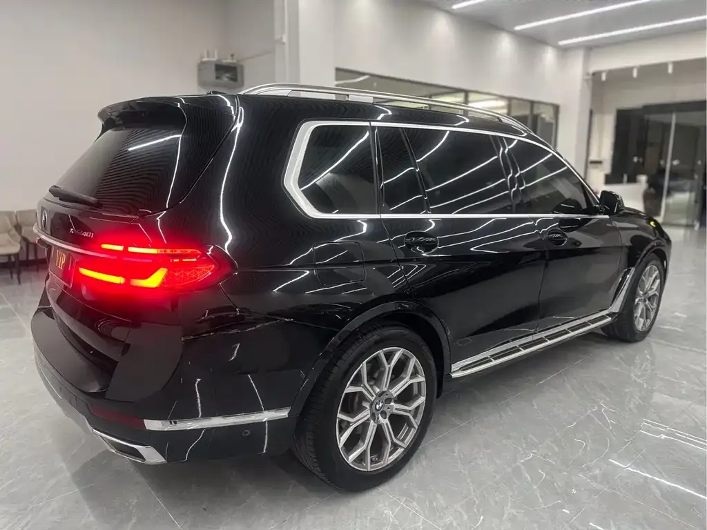 BMW X7 — фото 9