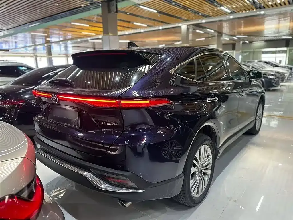 Toyota Harrier — фото 3