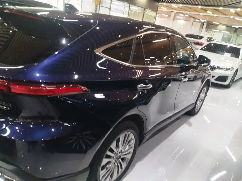 Toyota Harrier — фото 6