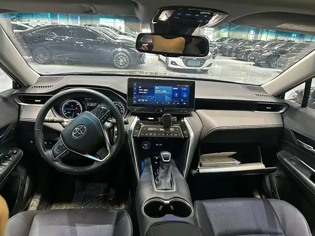 Toyota Harrier — фото 8