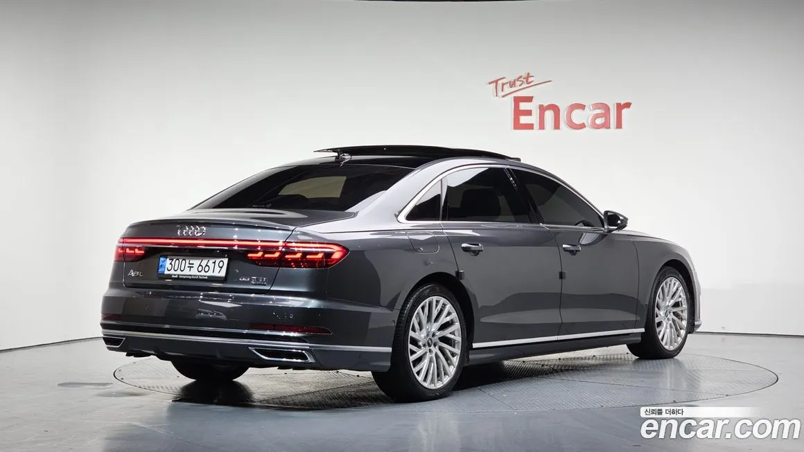 Audi A8 — фото 2