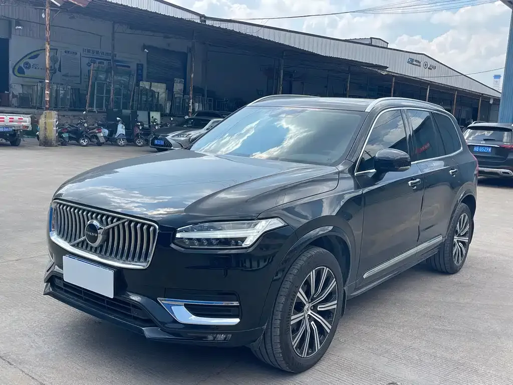 Volvo XC90 — фото 1