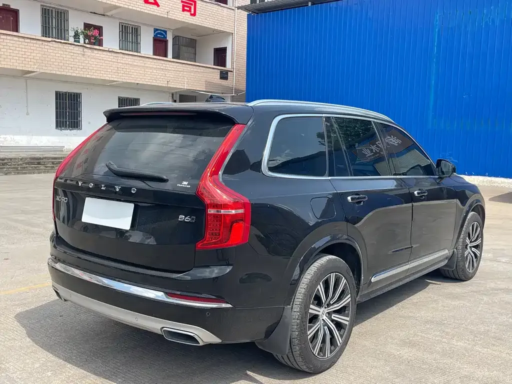 Volvo XC90 — фото 5