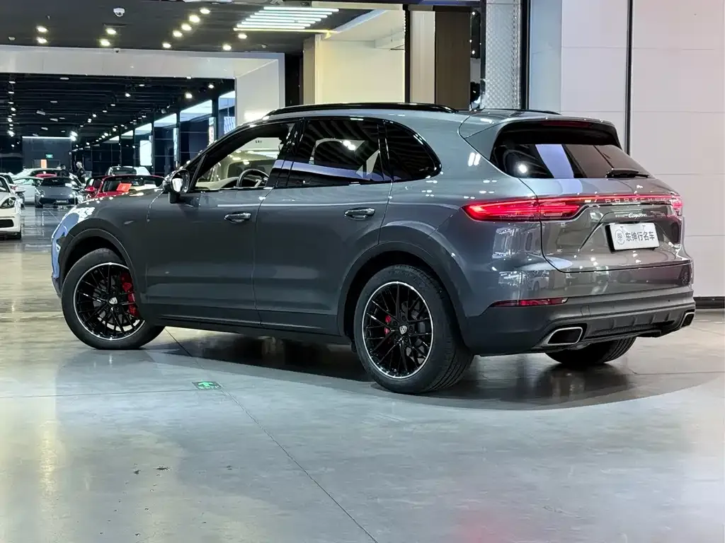 Porsche Cayenne — фото 4