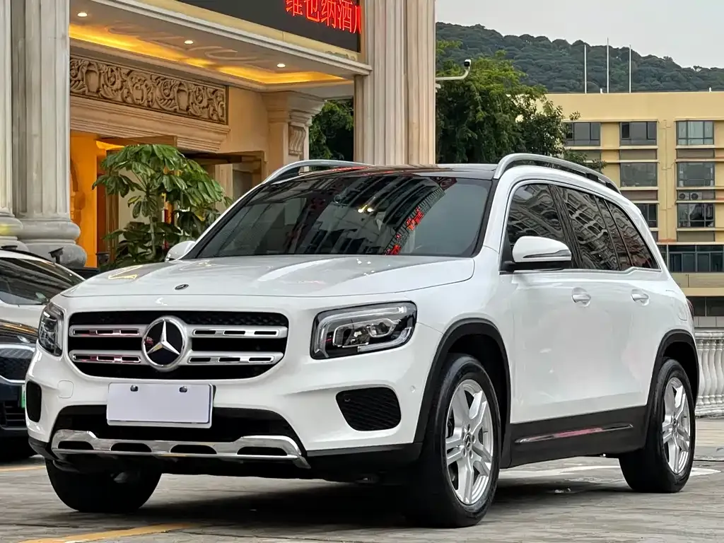 Mercedes-Benz GLB — фото 1