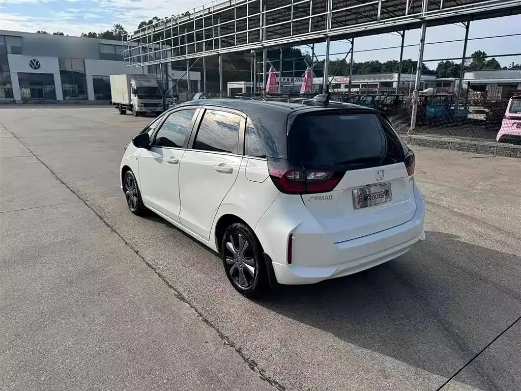 Honda Fit — фото 5
